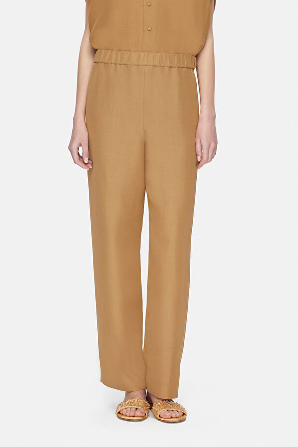 TAN TROUSERS 2