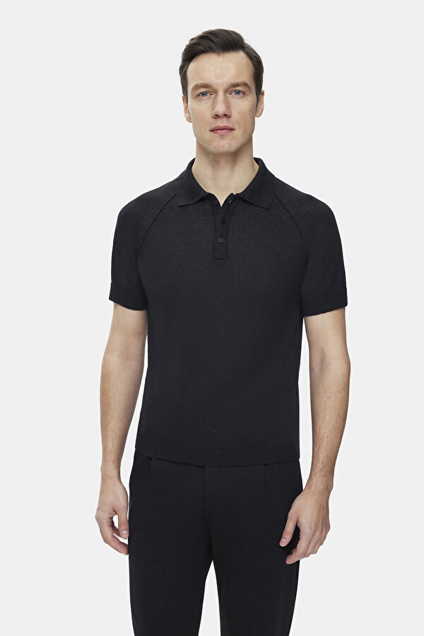 BLACK SHORT SLEEVE TSHIRT