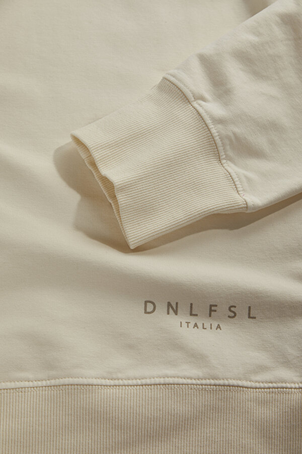 CREAM BASIC / ROUND NECKLINE SWEATSHIRT 7