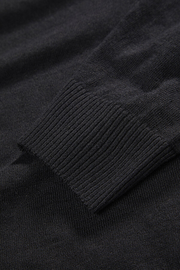 BLACK BASIC / ROUND NECKLINE LONG SLEEVE TSHIRT 7