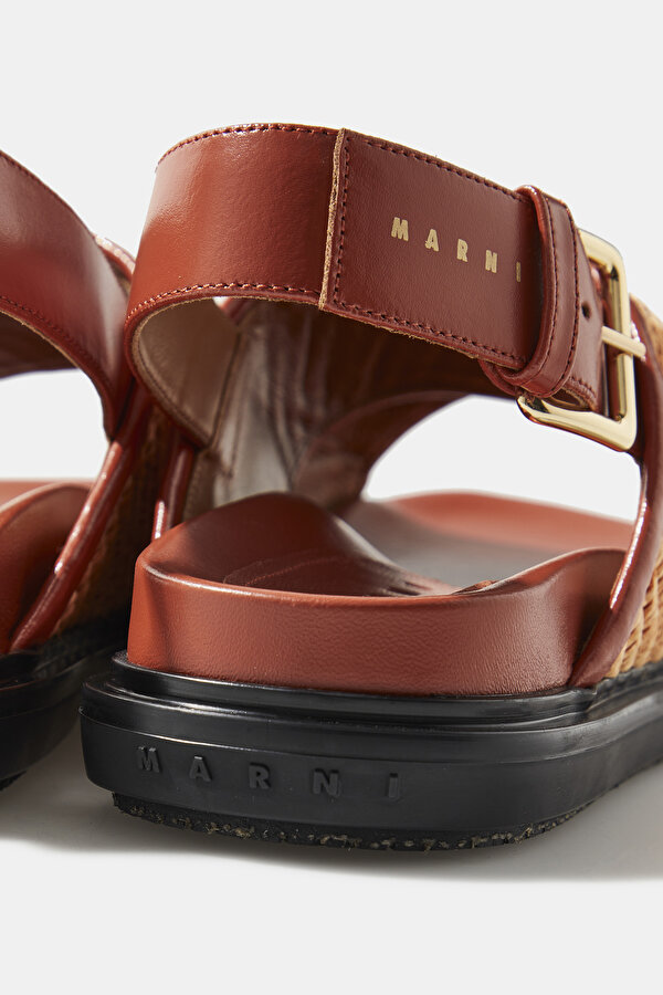 SANDAL 7