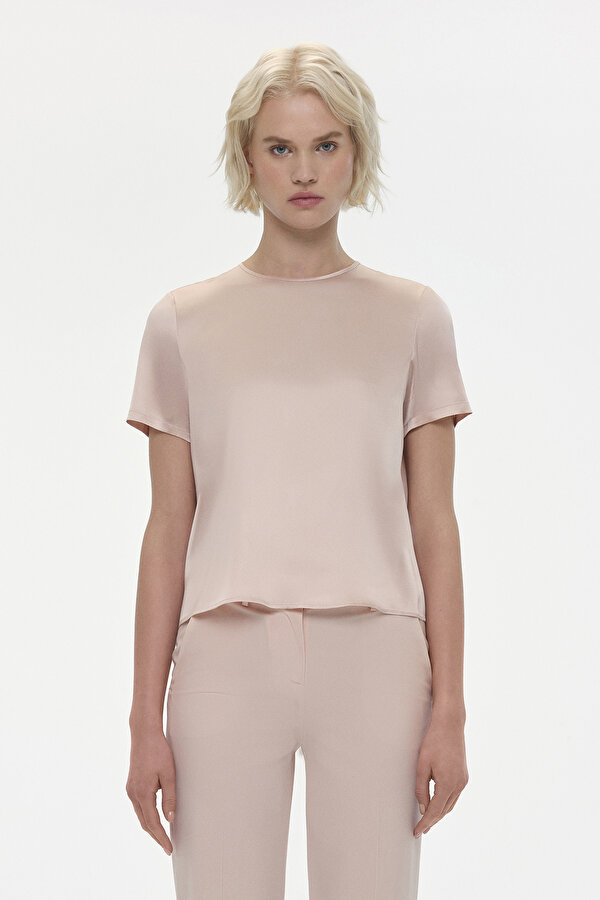 POWDER BASIC / ROUND NECKLINE SHORT SLEEVE BLOUSE