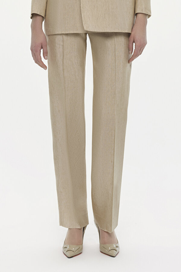 BEIGE TROUSERS 2