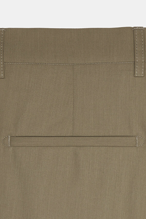 BEIGE TROUSERS 7