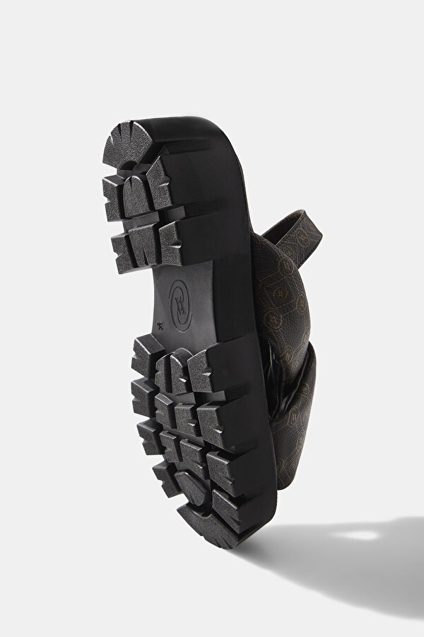 SANDAL 6