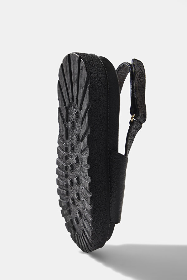 SANDAL 6