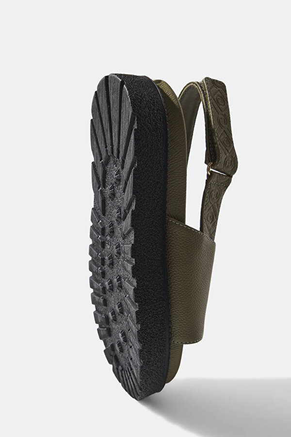 SANDAL 6