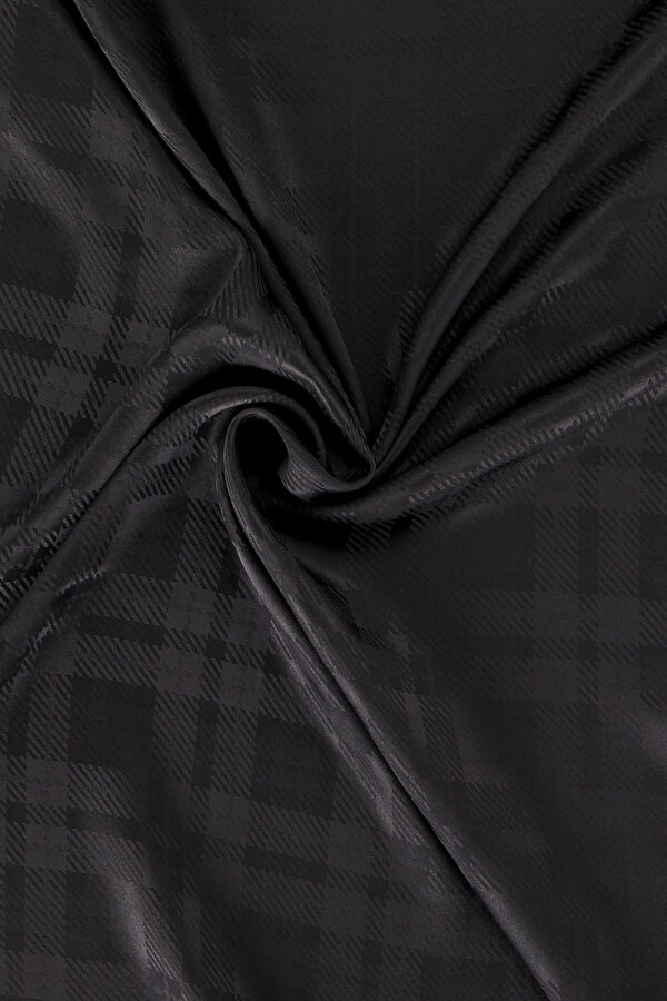 BLACK CHECK JAQUARD SHAWL 2