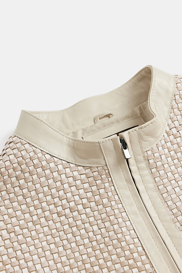 BEIGE JACKET 7
