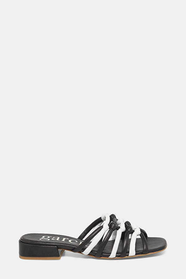 BLACK LEATHER SLIPPER