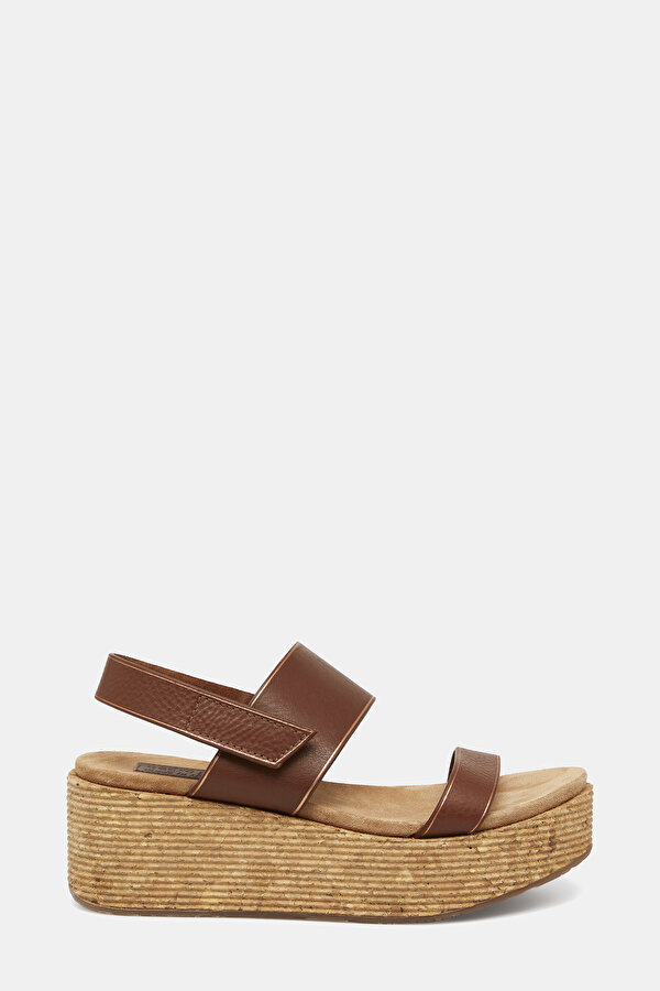 BROWN SHOE