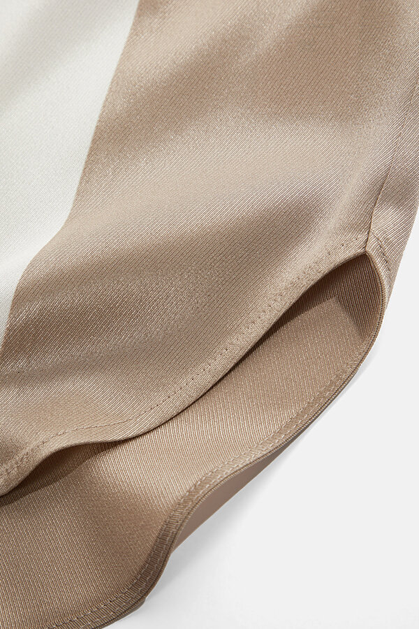 ECRU BASIC / ROUND NECKLINE SLEEVELESS BLOUSE 7
