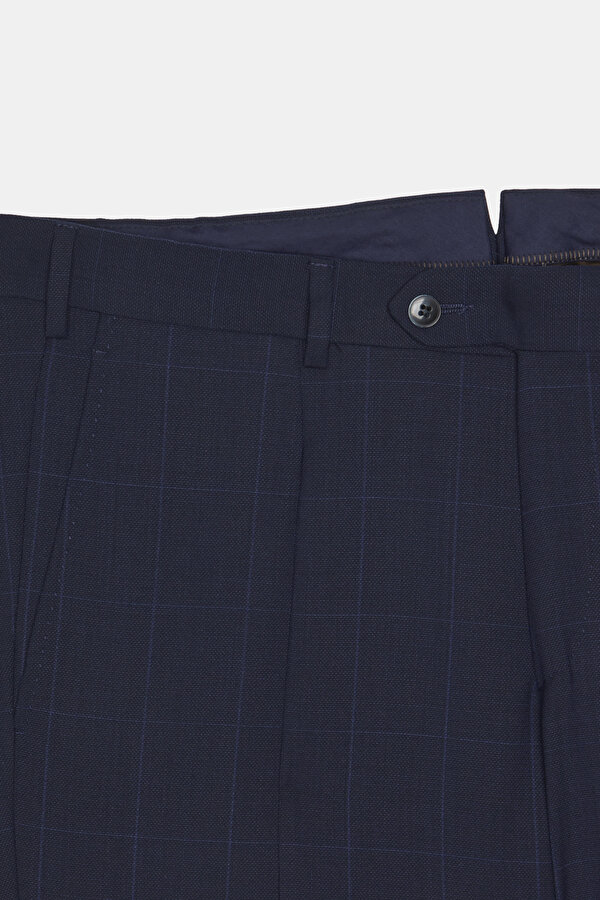 NAVY BLUE WOOL SUIT 18