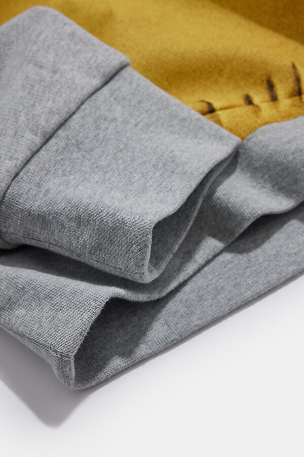 SWEATSHIRT 6
