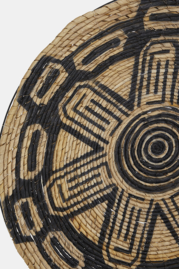 DECORATIVE PLATE 2