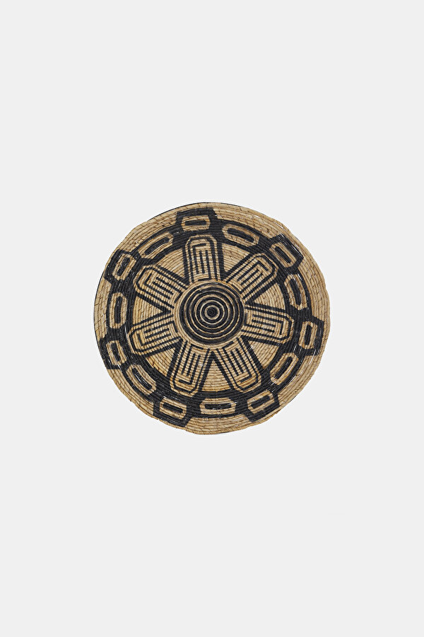 DECORATIVE PLATE