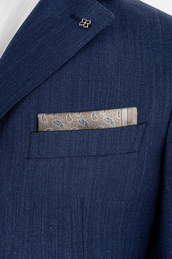 HANDKERCHIEF 2