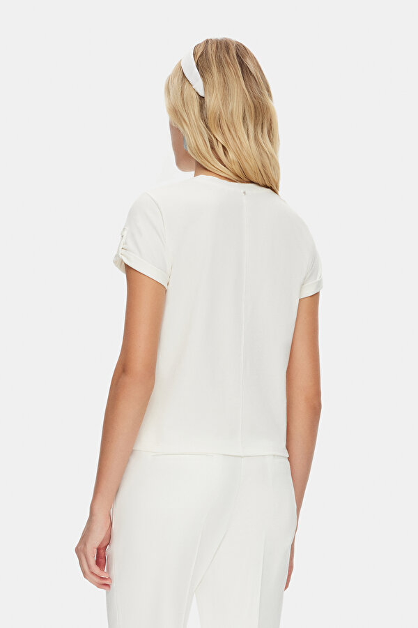 WHITE BASIC / ROUND NECKLINE SHORT SLEEVE TSHIRT 2