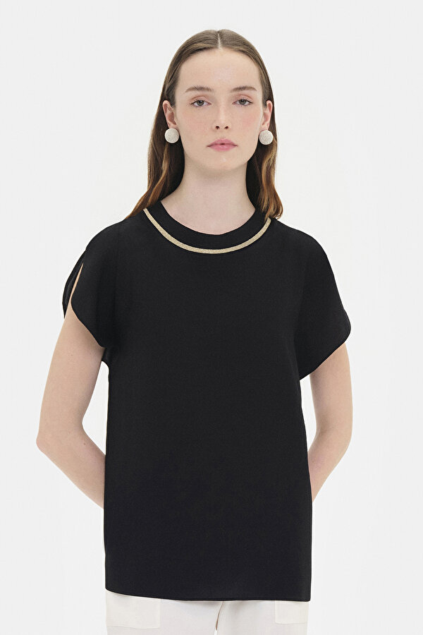 DORE BASIC / ROUND NECKLINE SHORT SLEEVE BLOUSE