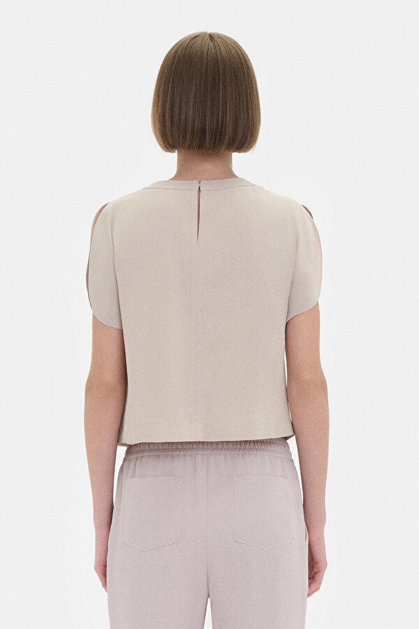 BEIGE BASIC / ROUND NECKLINE SHORT SLEEVE BLOUSE 2