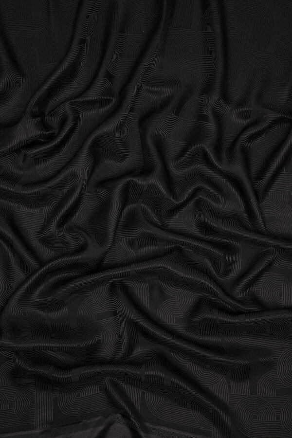 BLACK GEOMETRIC DESIGN JAQUARD SHAWL 2
