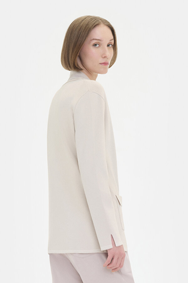 WHITE JACKET 11