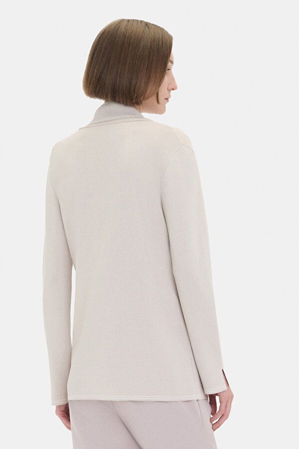 WHITE JACKET 12