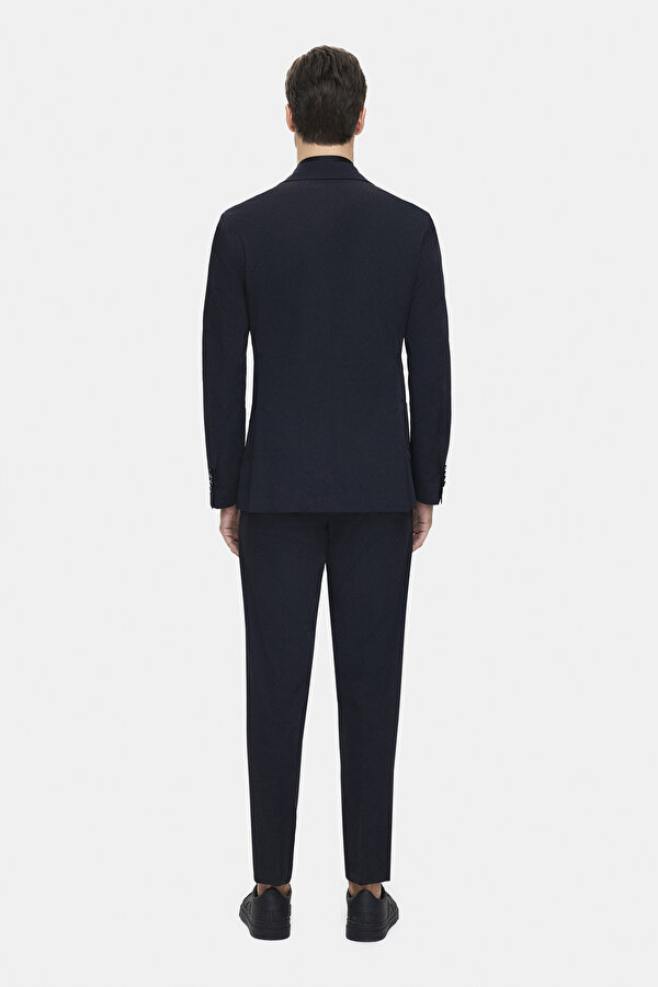 BLACK SUIT 2