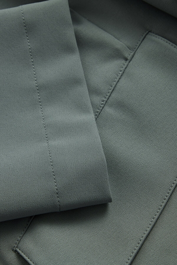 GREY COAT 6