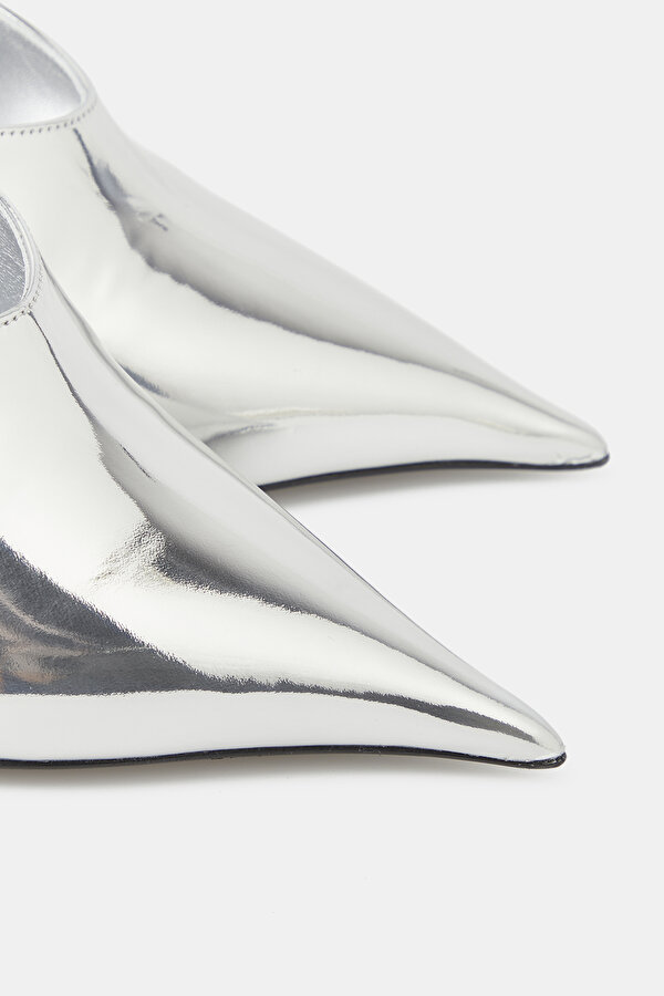 SLIPPER 6