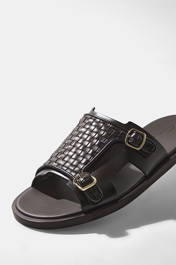 BROWN LEATHER SLIPPER 6