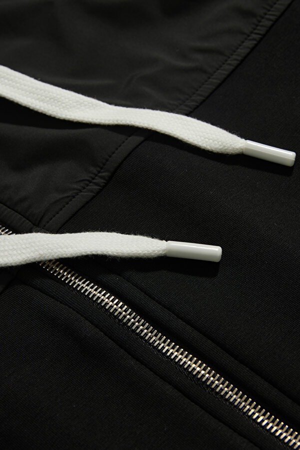 SİYAH KAPUŞONLU SWEATSHIRT 6