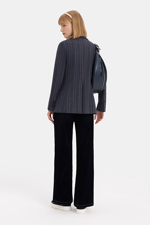 ECRU SURPLICE NECKLINE (CROSS-OVER NECKLINE) JACKET 2