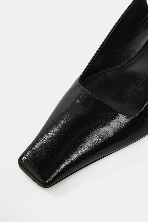 BLACK LEATHER SHOES 6