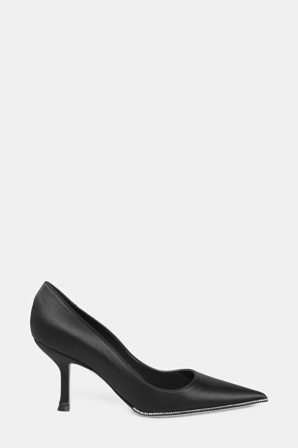 BLACK SHOE
