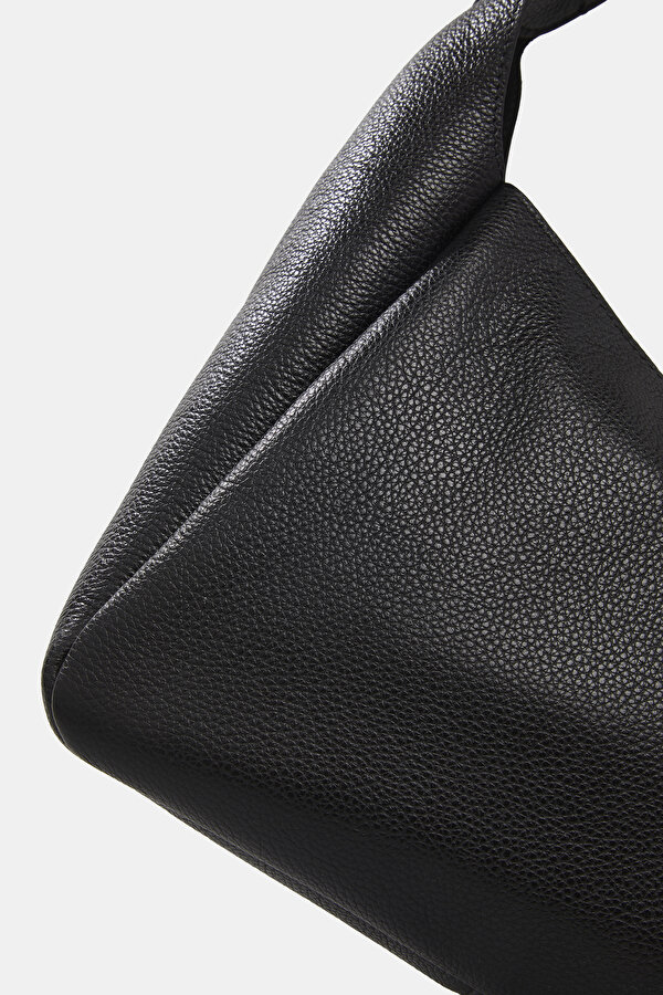 BLACK LEATHER BAG 7