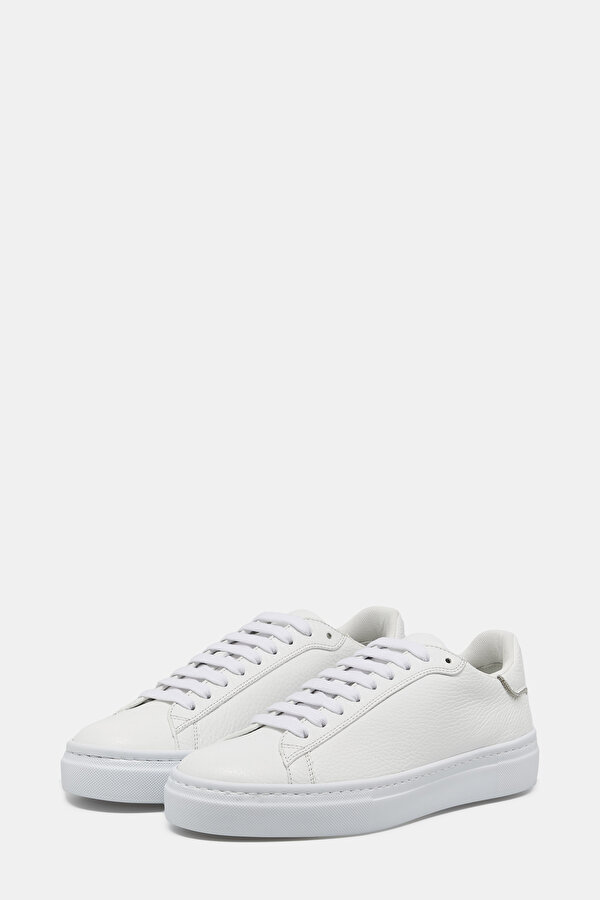 WHITE LEATHER SHOES 2