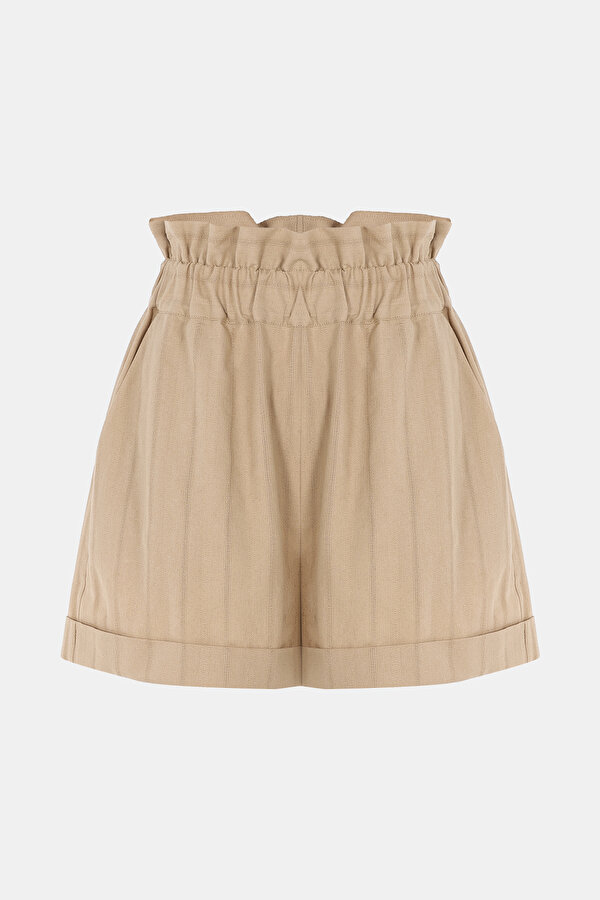 BEIGE SHORTS