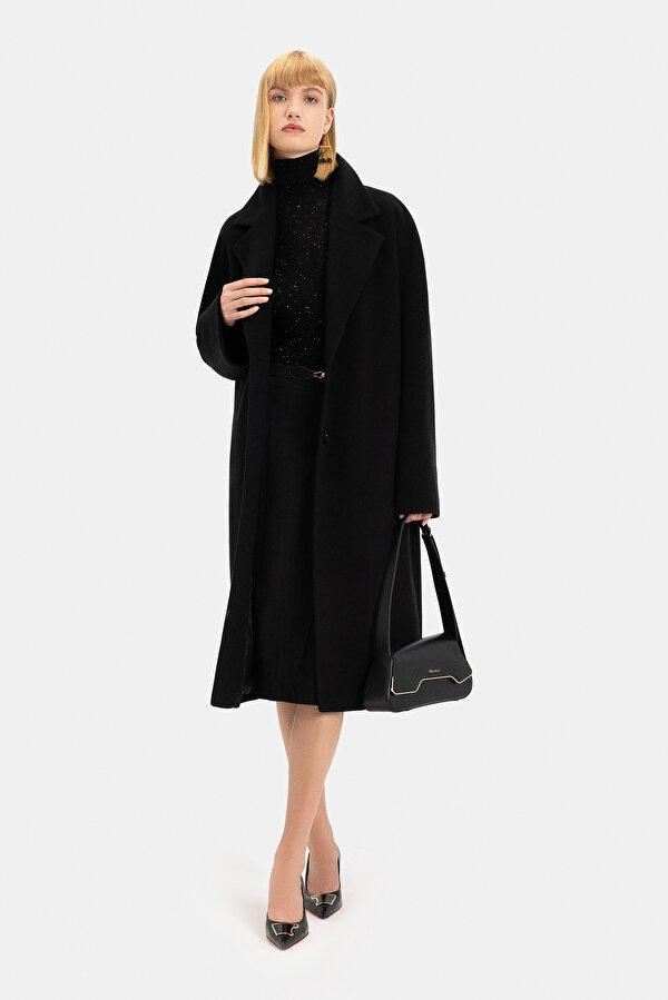 BLACK WOOL OVERCOAT