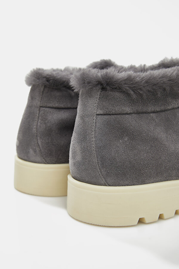 GREY SUEDE SHOE 6