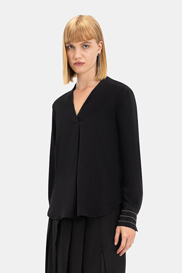 BLACK V NECK LONG SLEEVE BLOUSE