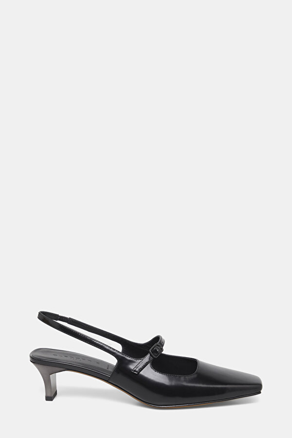 BLACK SHOES