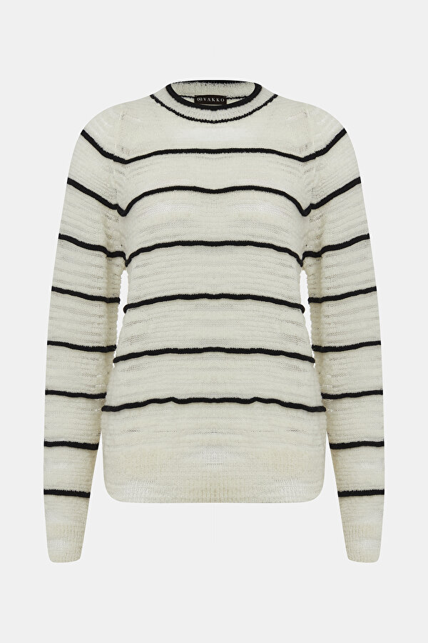 BLACK BASIC / ROUND NECKLINE TRICOT 6