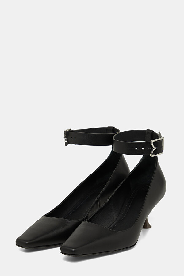 BLACK LEATHER SHOES 2