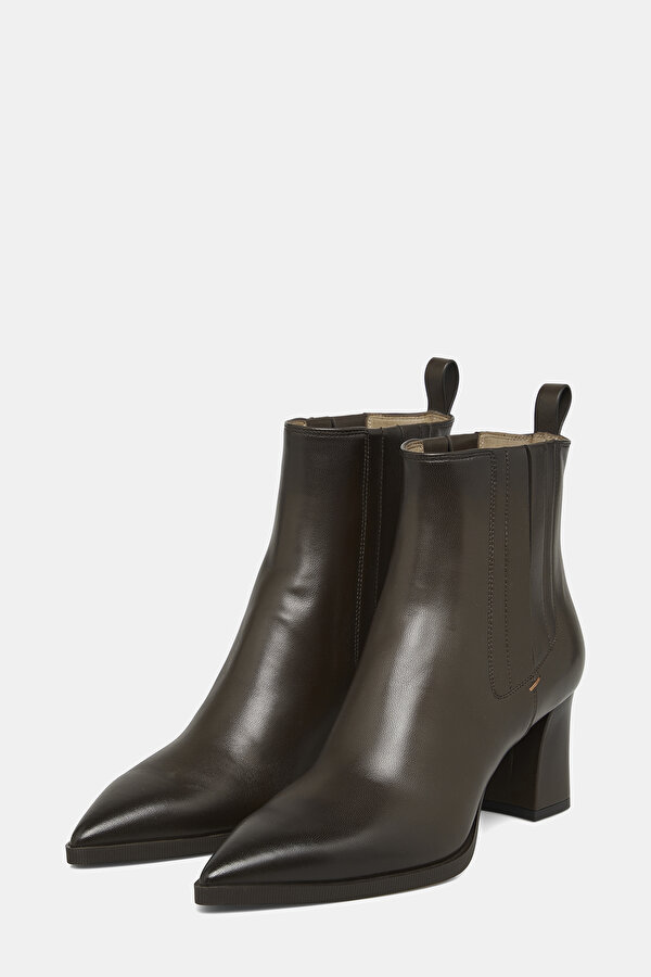 BROWN LEATHER BOOT 2