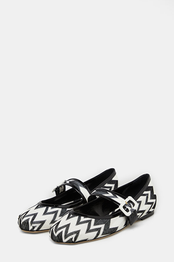 WHITE FLAT SHOES 2
