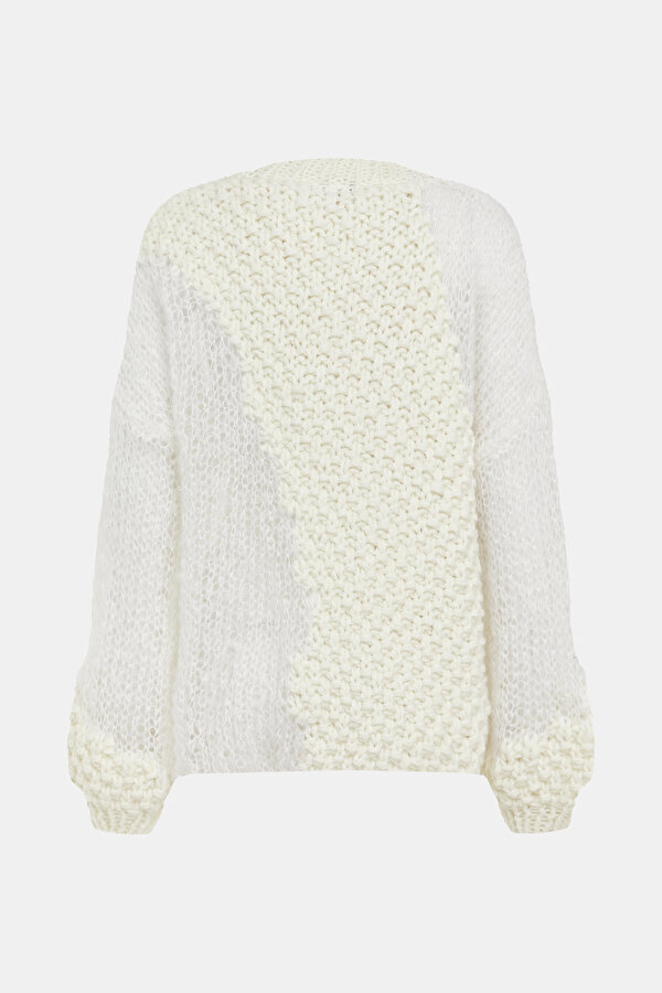 WHITE KNITTING DESIGN KNITWEAR 7