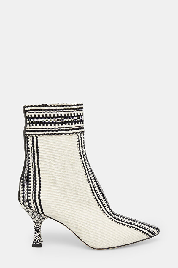 BLACK BOOT