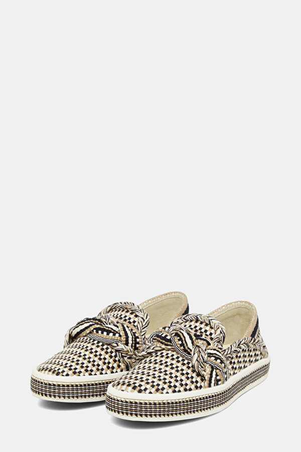 WHITE SHOE 2