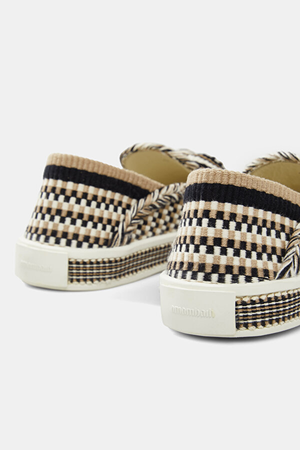 WHITE SHOE 6